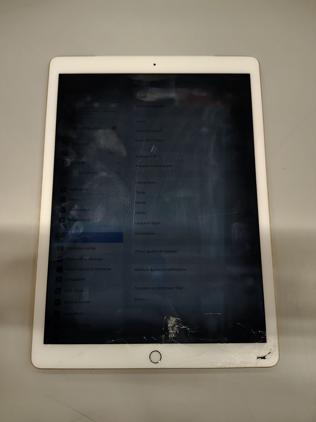 Apple Tablet PC: iPad Pro 12,9 '' 1Re Gen 128 GB – Difettoso da Bussy FR venduto da rom_m9y5 5