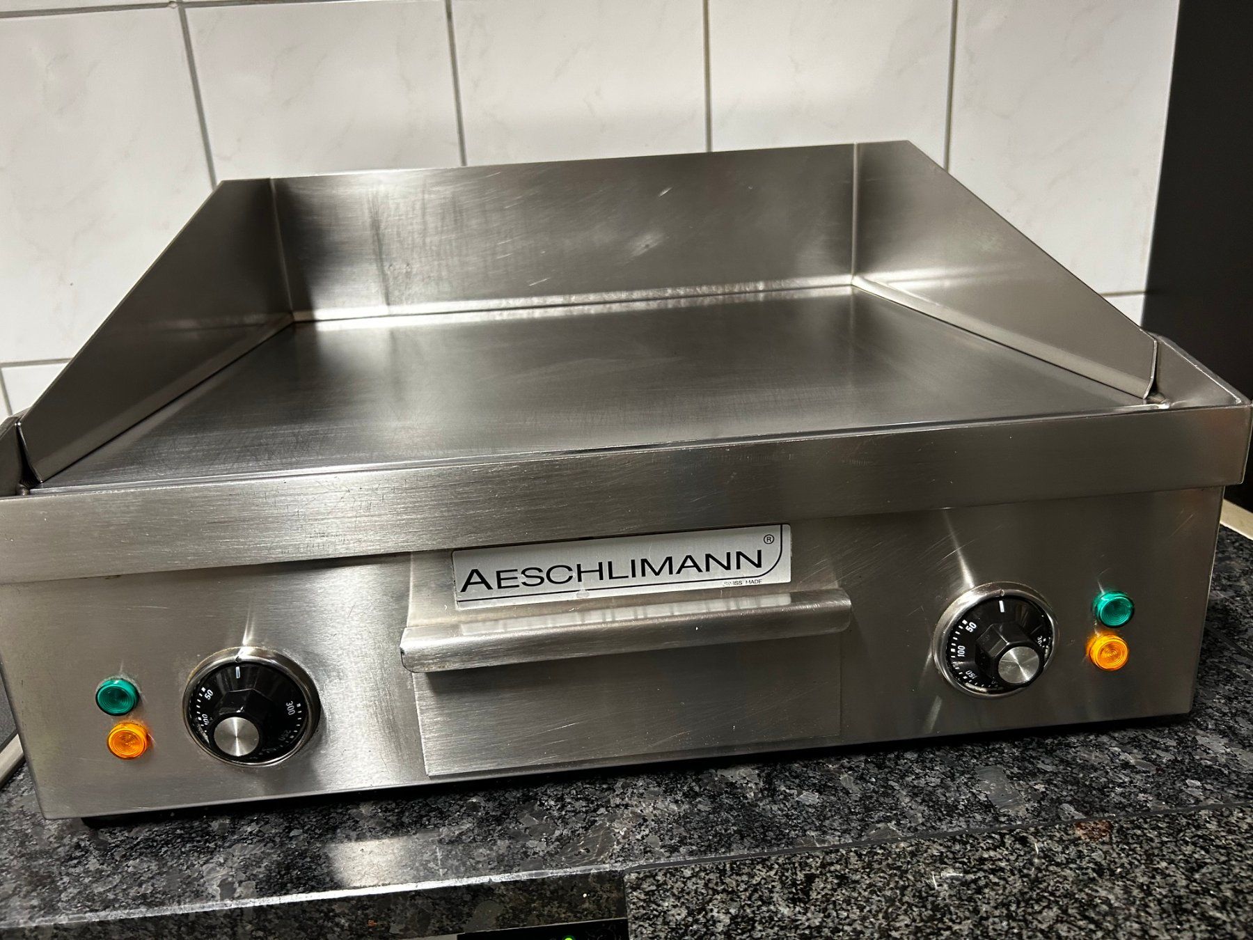 Griglie: Aeschlimann Profi-Gastro Grill / Griddleplatte – Usato da Basel venduto da BAD-1