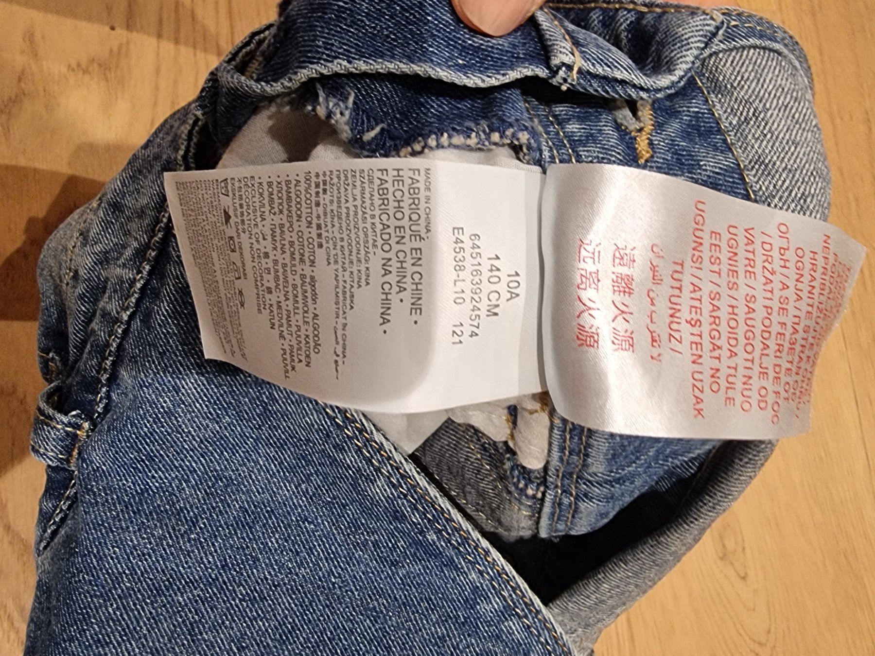 Levi's Pantaloni: Levi's Latzshorts, 140 – Usato da Buttikon SZ venduto da Limo180 4