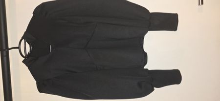 Blouse noire taille unique état neuf