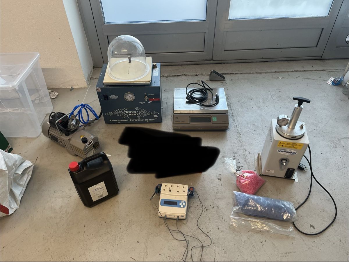 Tutte le macchine: Goldschmiedewerkzeuge / Casting / Giessen – Usato da Au ZH venduto da Flaw1985