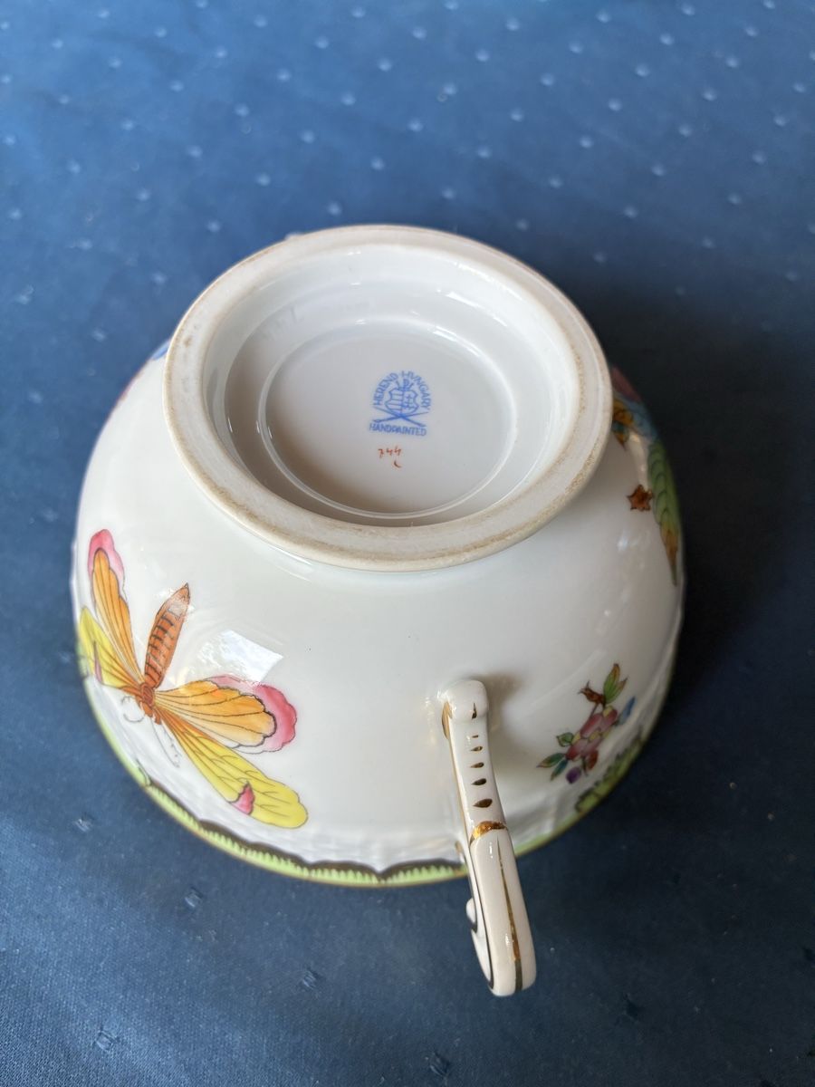 Herend Tassen: Herend - 1 Suppentasse mit Deckel Dekor Victoria  – Gebraucht aus Dornach von Rosengarten 8