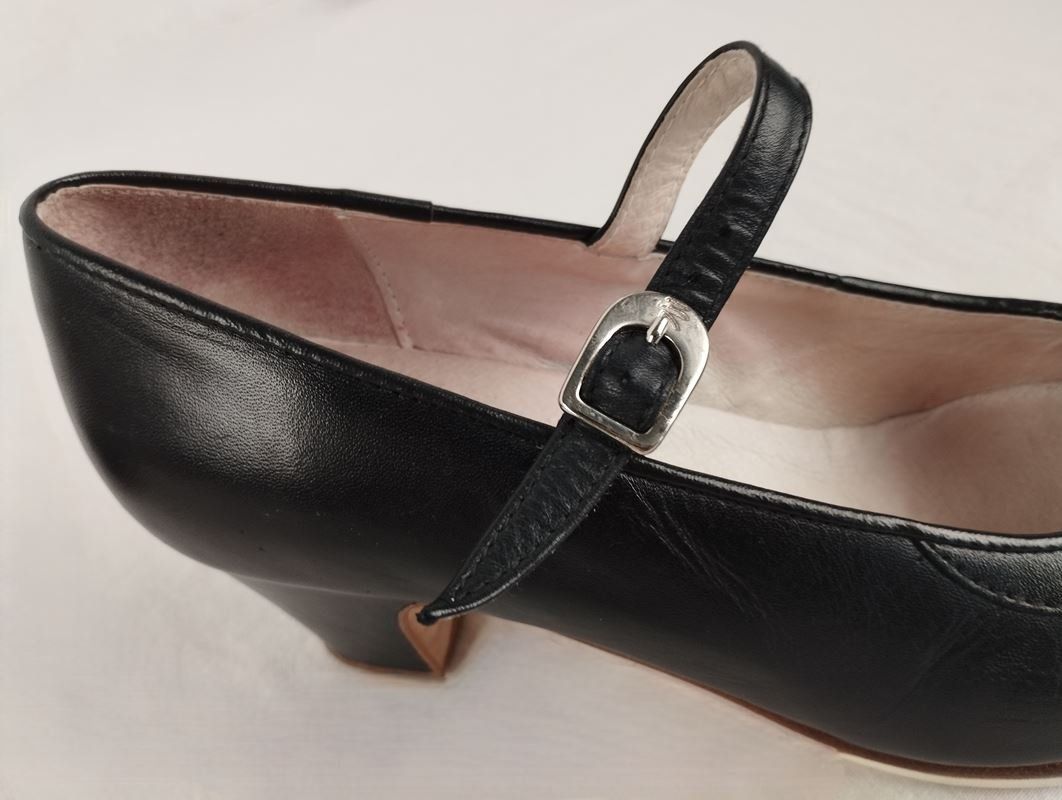Scarpe da donna: BALL PILMAR echte Flamencoschuhe Gr. 37 – Usato da Schübelbach venduto da Restwert_Schubelbach 9