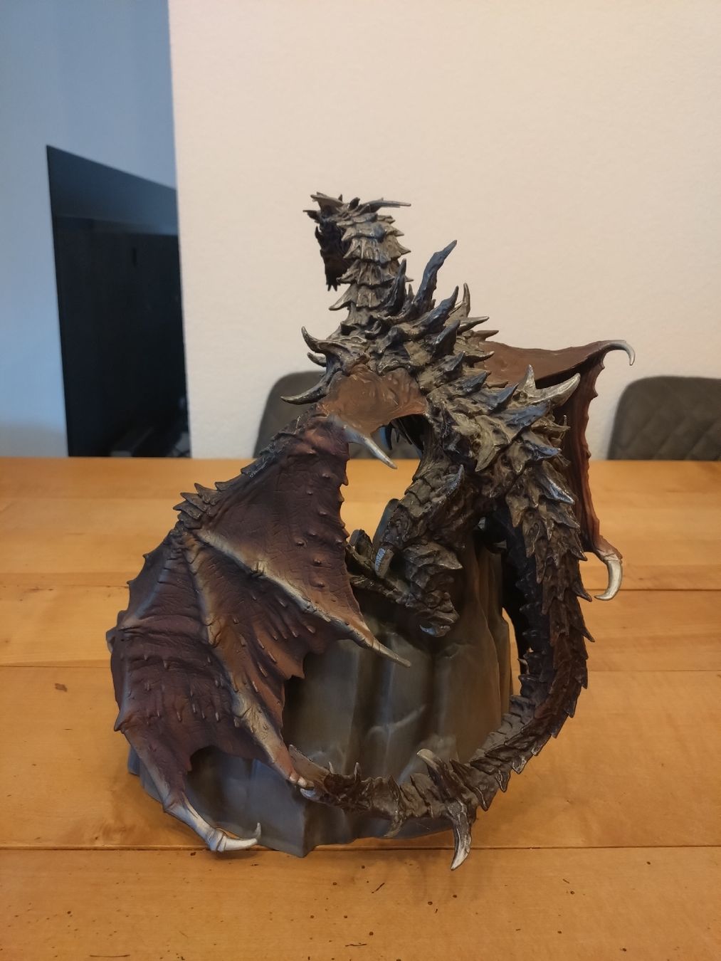 Statuette: Skyrim: Figur Alduin – Usato da Einsiedeln venduto da Warlight 3