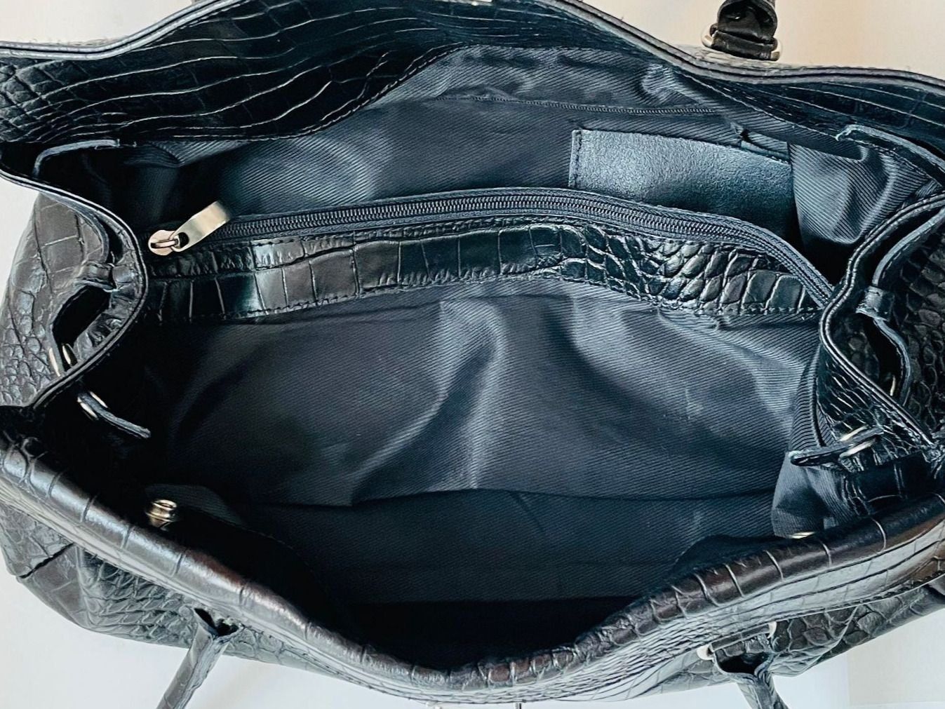 Taschen für Damen: Borsa effetto_coccodrillo, elegante e spaziosa – Gebraucht aus Savosa von Accipe_Oblatam 5