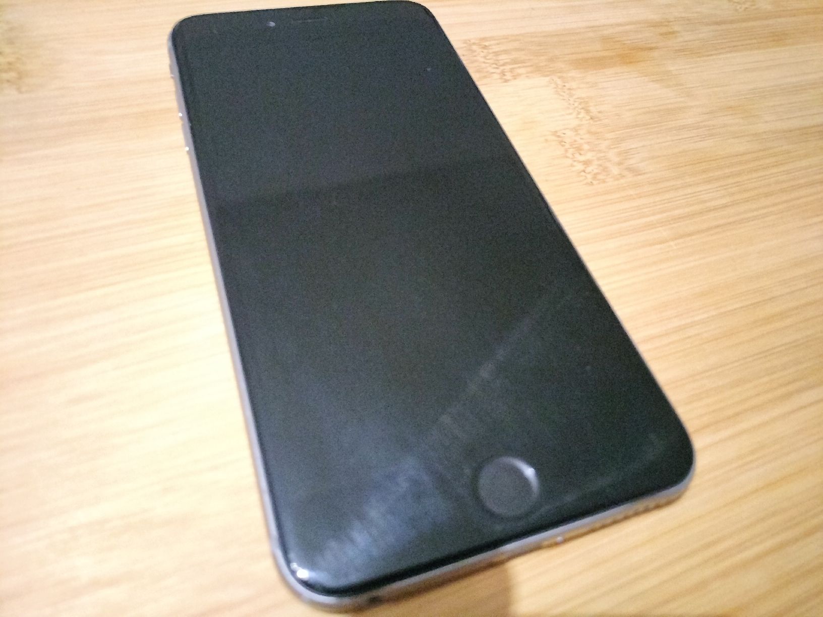 Apple Telefoni cellulari / Smartphones: iPhone 6 Plus A1524 locked – Difettoso da Zürich venduto da epod
