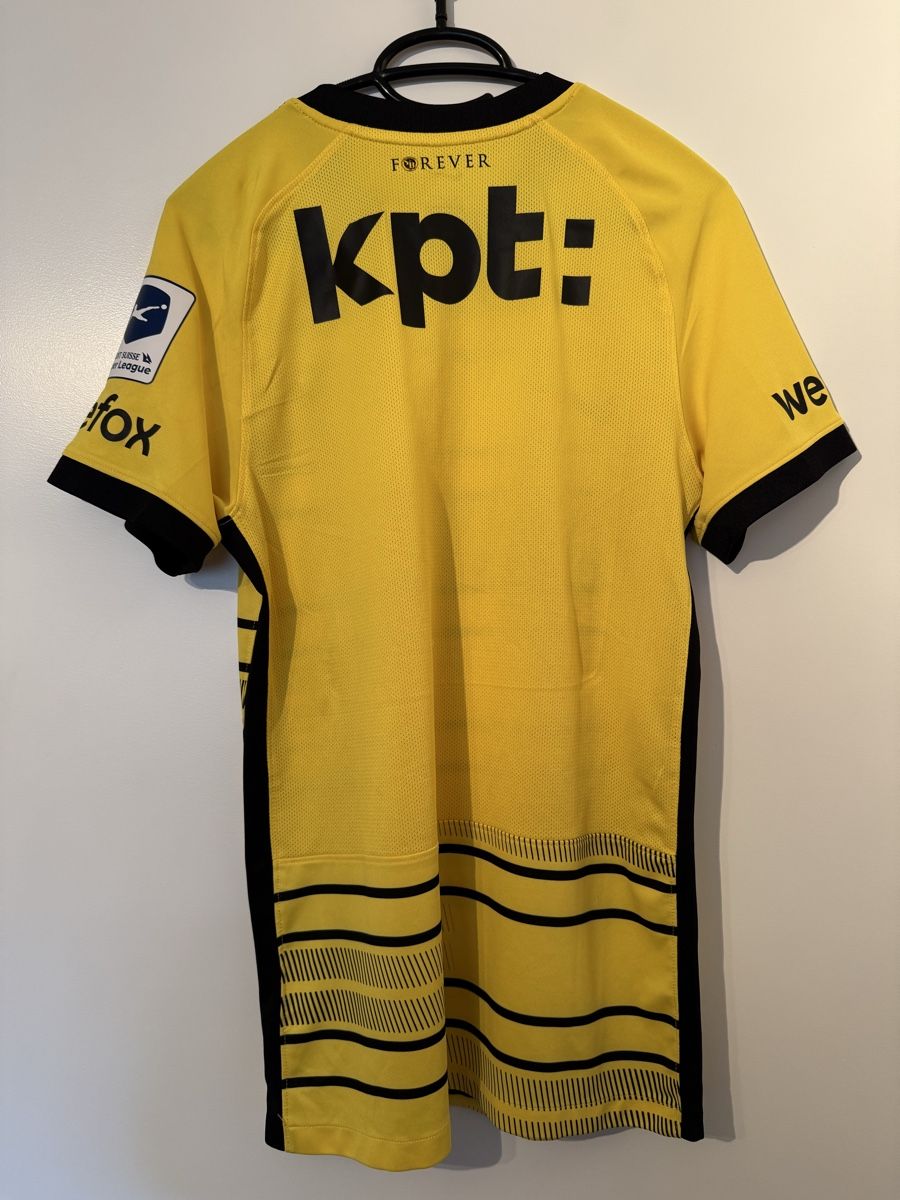 Nike Leibchen & Hosen: YB Trikot 22/23 – Gebraucht aus Worb von vd986u 1