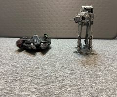 Lego Star Wars Millennium Falcon und AT-ST guter Zustand