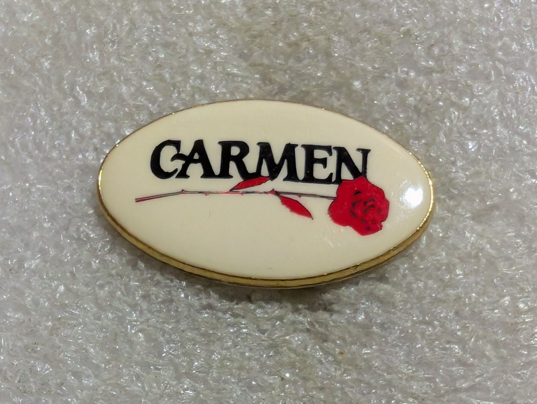 Plaketten & Abzeichen: Ansteckpin 211: Carmen – Gebraucht aus Oppligen von Pin-Fall-Shop