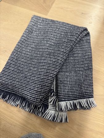 Max Mara Weekend XXL-Wollschal mit Fransen, blau/weiss
