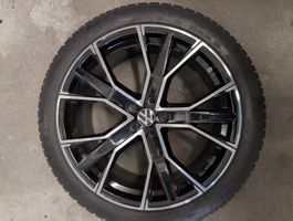 VW Tiguan R Alufelge mit Winterreifen Continental 255/40 R20