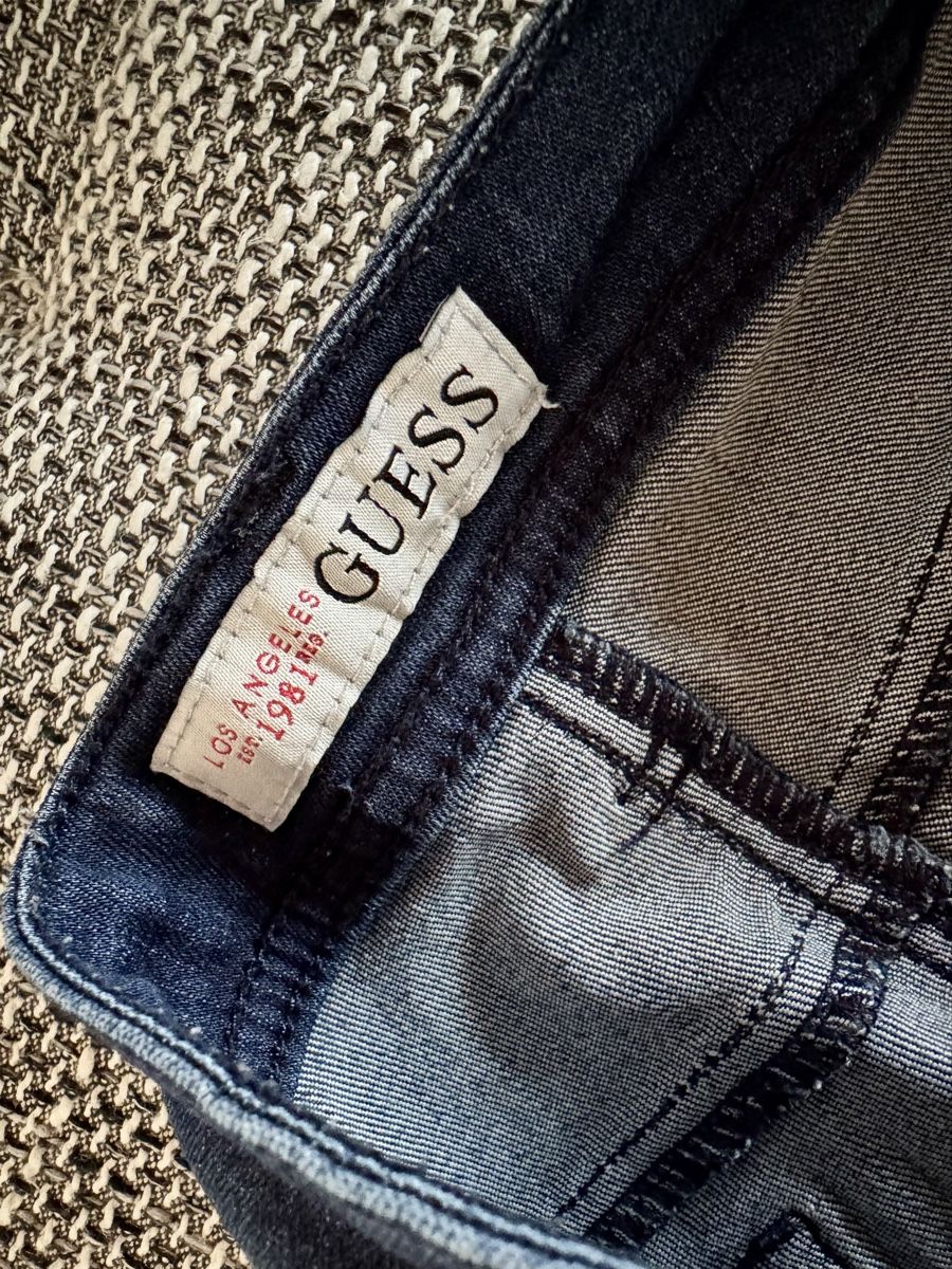 Guess Jeans: Guess Jeans, Gr. 27, mit Reissverschluss – Gebraucht aus Gommiswald von Aloha.Spirit 5