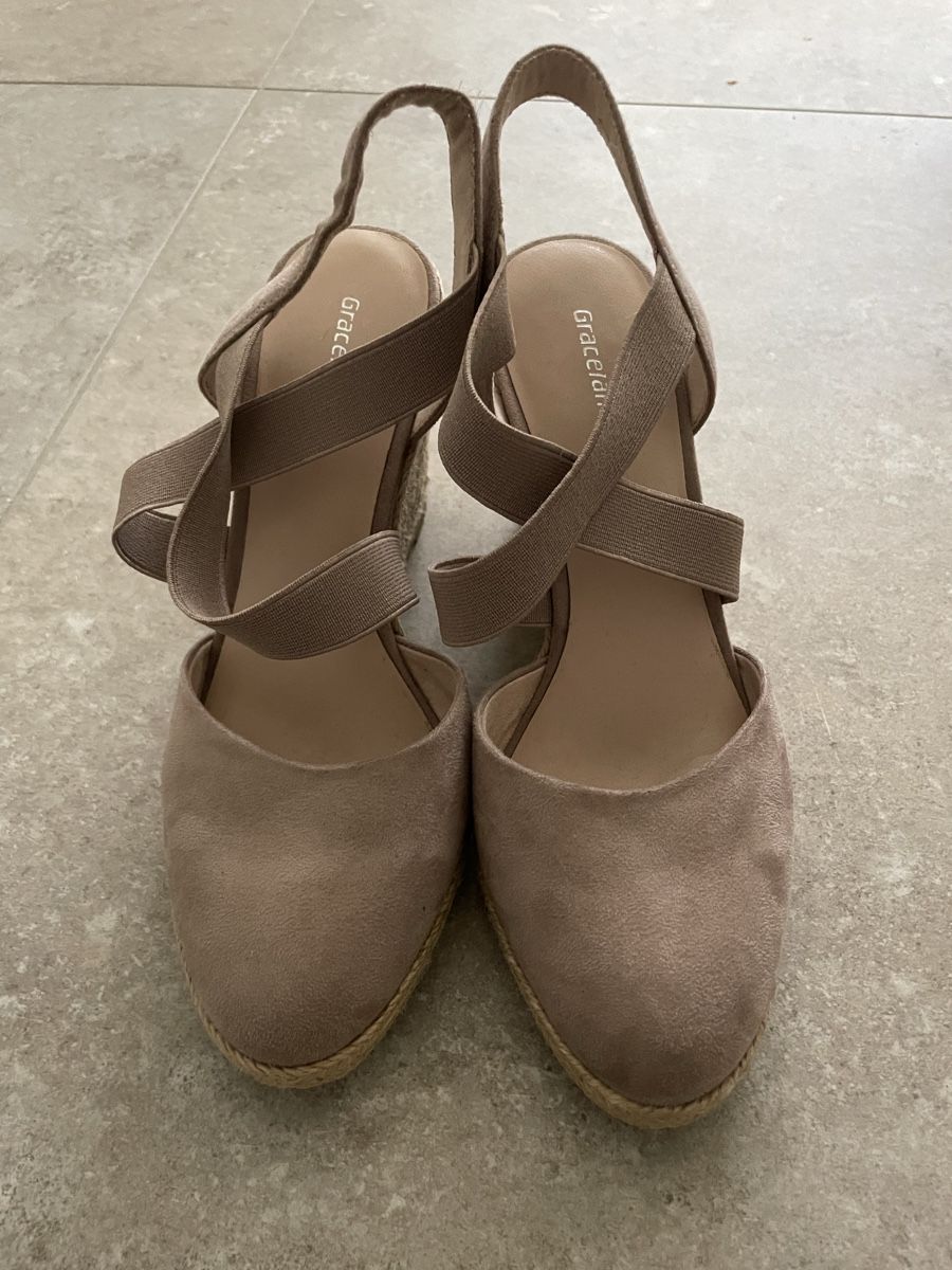 Scarpe da donna: Keilabsatz Sandalen Gr.37 – Usato da Zürich venduto da illuminari 1