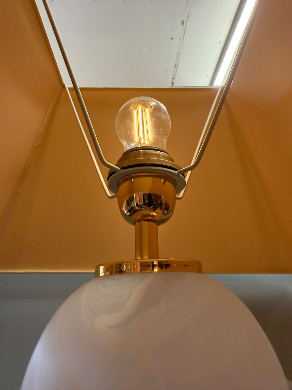 Lampade: Vintage Tischlampe Glasfuss mit Stoffschirm – Usato da Otelfingen venduto da Yossi-68 7