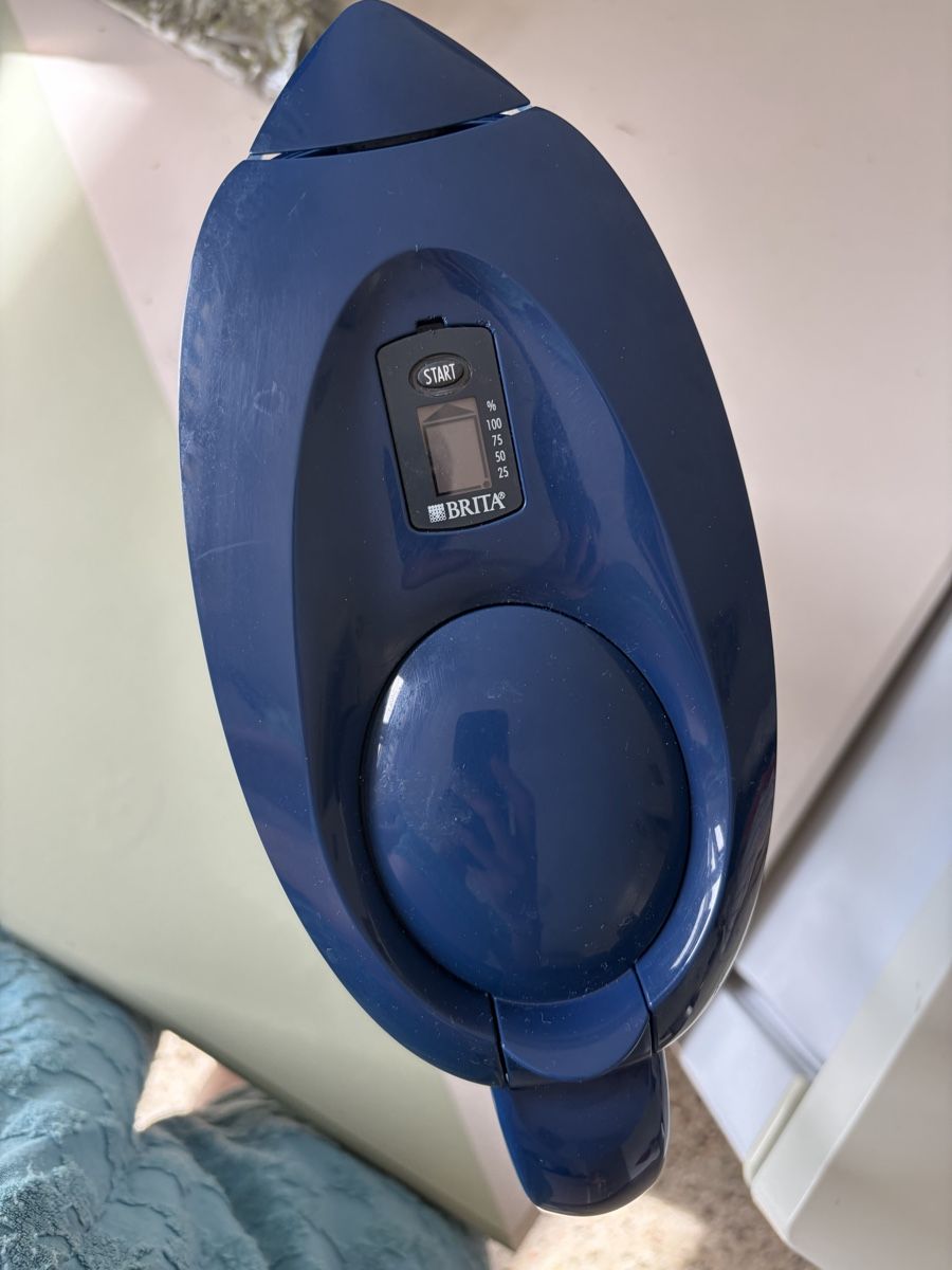 Brita Karaffen: Brita filter carafe  – Gebraucht aus Zürich von jcl_drd5 1