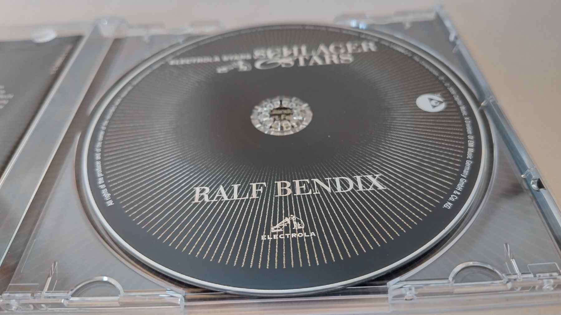 CD: Ralf Bendix / Schlager Stars / CD / Babysitter-Boogie u.a. – Usato da Bellach venduto da JingleJerry 1