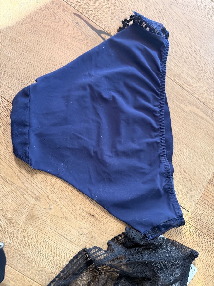 Altra biancheria intima: Conturelle Tempting Lace Knickers Size 12 Bundle - New! – Nuovo e nell'imballaggio originale da Männedorf venduto da iza04 2