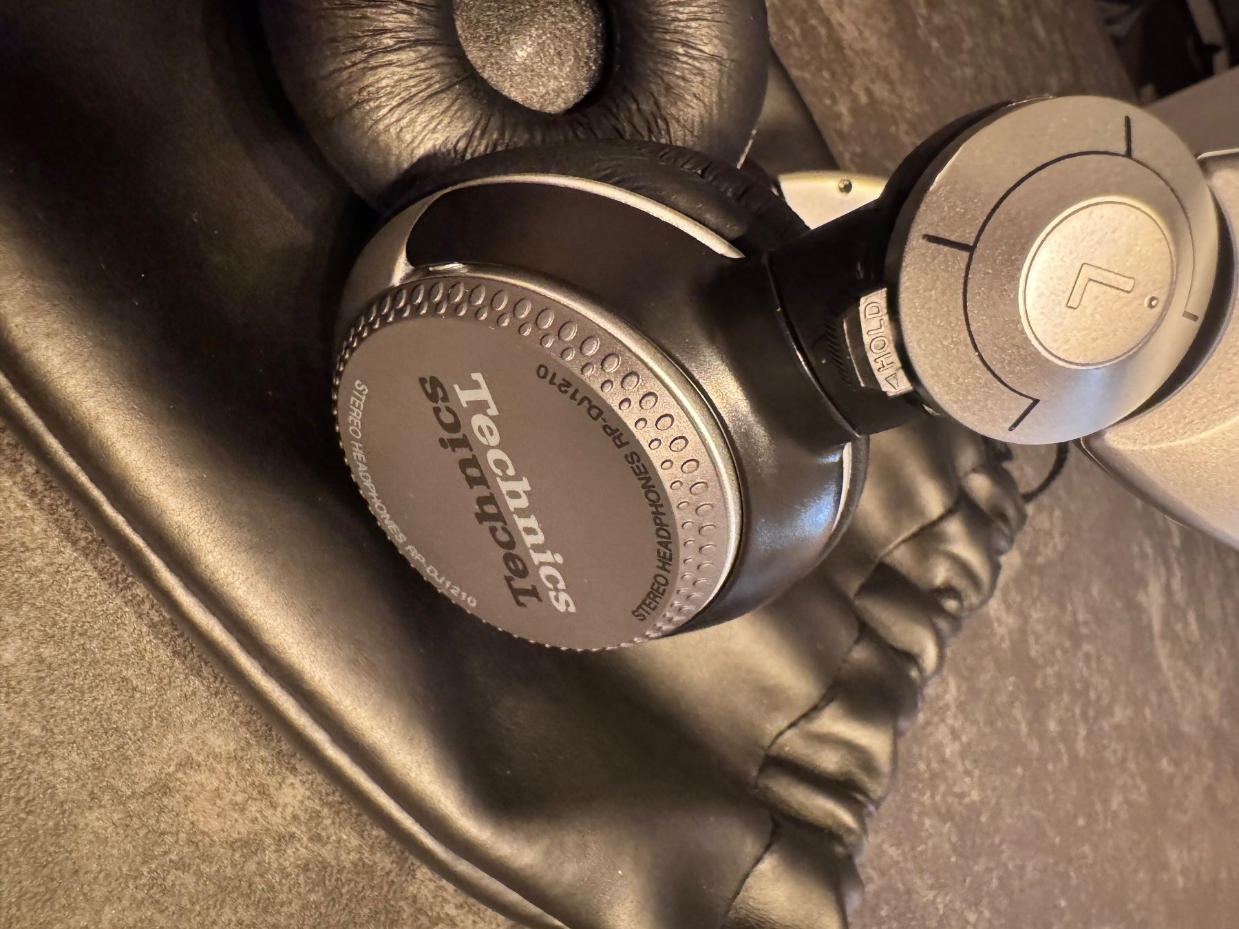 Technics Cuffie: Technics RP-DJ1210 Professioneller Studio Kopfhörer – Nuovo (secondo la descrizione) da Kilchberg ZH venduto da IROC84 7