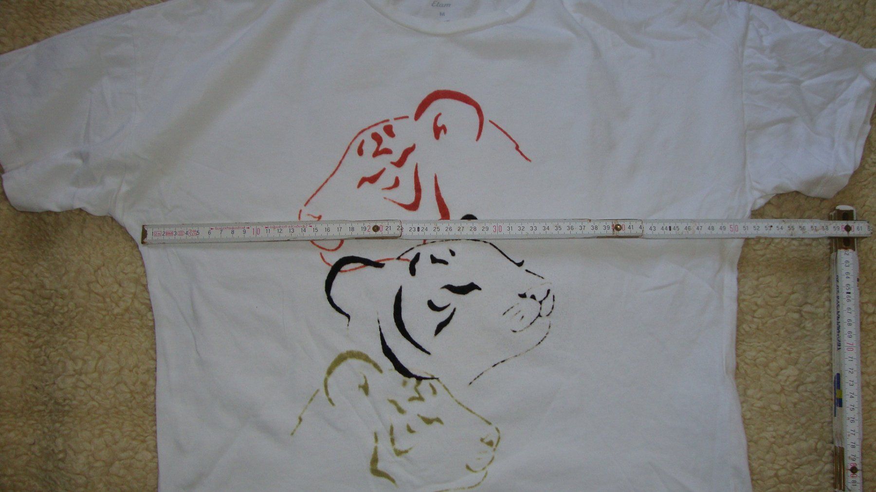 Etam T-shirt: Tshirt mit 3 Raubkatzen – Usato da Laufen venduto da ereli 1