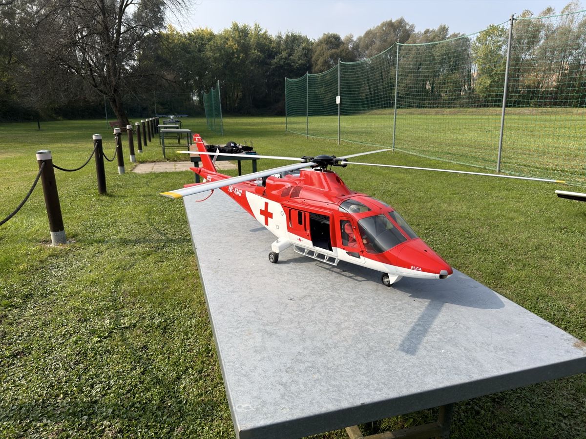 Modellismo RC: Hélicoptère télécommandé modèle Réga – Usato da S. Pietro venduto da DURINILUCA 1