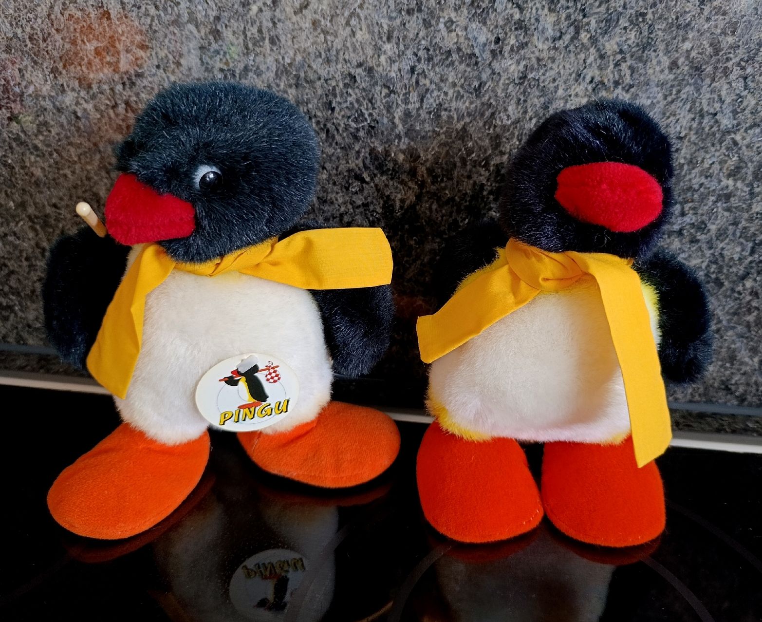 Giocattoli: 2 Pingu 1992 SRG Heunec Stofftiere, 20cm – Usato da Wil SG venduto da Donaldus