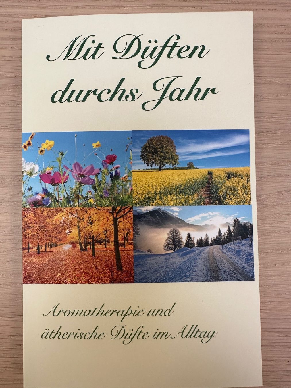 Libri: Mit Düften durchs Jahr – Nuovo (secondo la descrizione) da Watt venduto da Kfassnacht