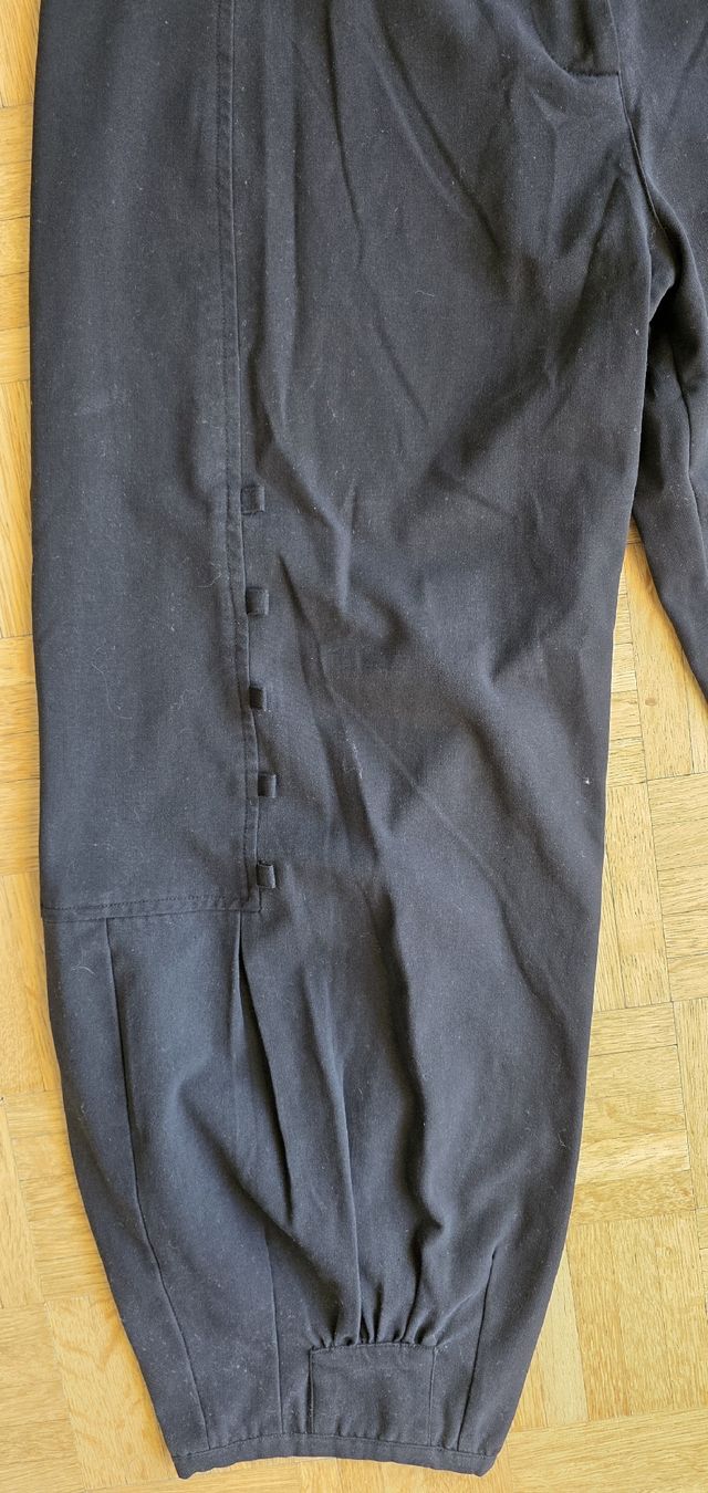 Pantaloni: Pantalon noir taille 2 – Usato da Yverdon-les-Bains venduto da van_dq65 3