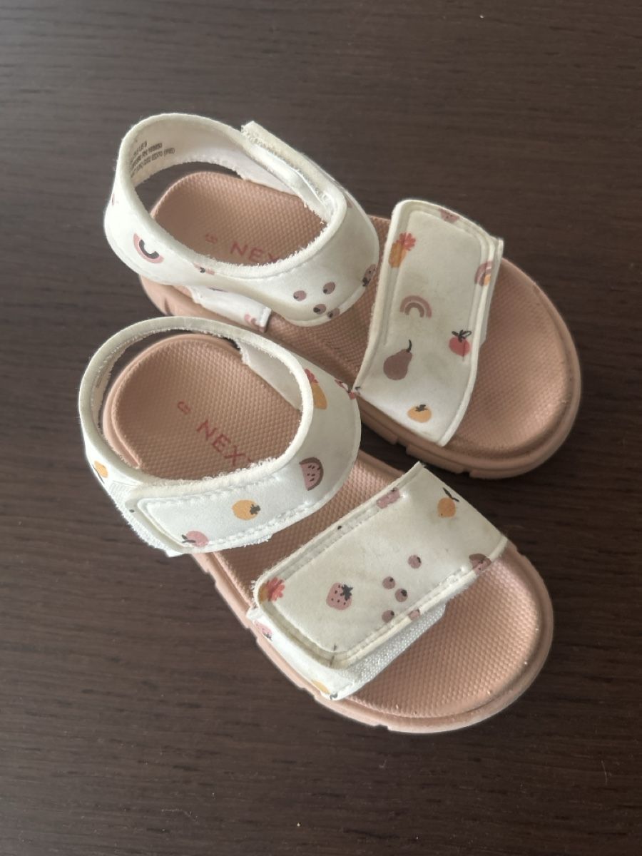 Next Scarpe per ragazze: Sandalen Next Gr 25 – Usato da Rifferswil venduto da nahug