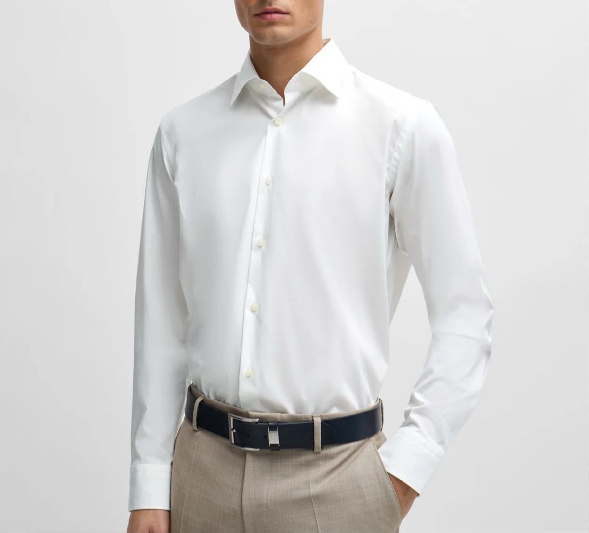 Hugo Boss Chemises: BOSS Weisse Slim-Fit Bluse Gr.39 /15.5 – D'occasion à Winterthur par fij_f65r