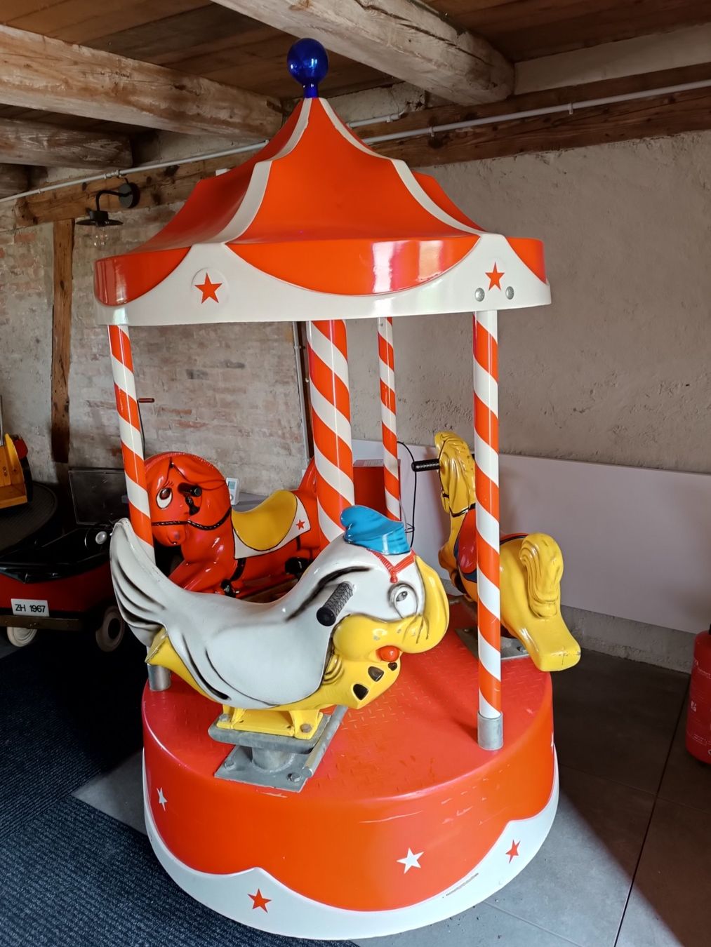 Jouets: Kinderkarussell - Karussell - Kiddy Ride – D'occasion à Amriswil par Yajopa