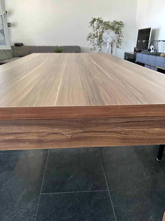Tables: Tisch mit einer Sitzbank – D'occasion à Schenkon par IrisWenger 1