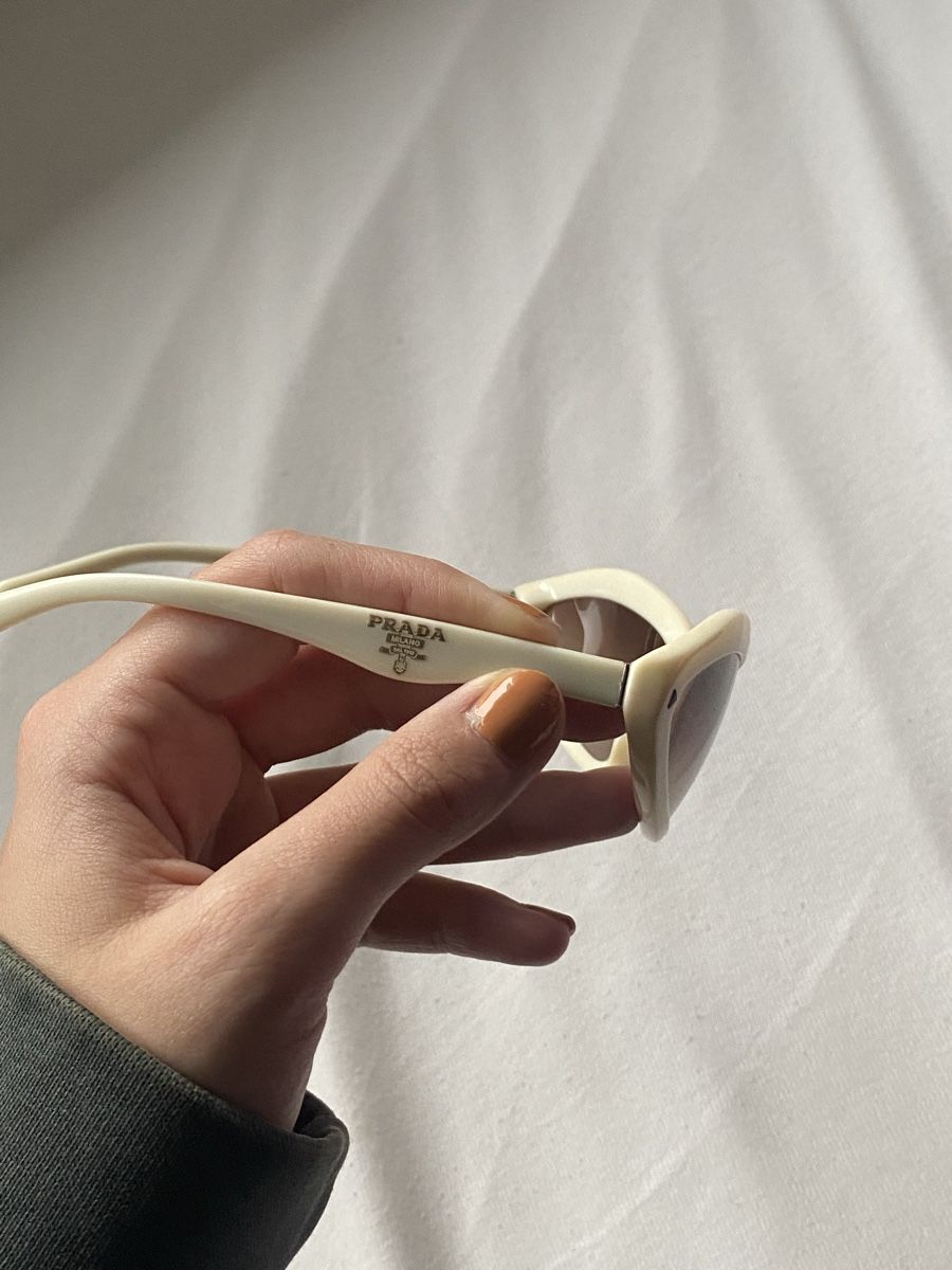 Prada Occhiali & Lenti: Vintage Prada Sunglasses Cream – Usato da Bulle venduto da lalooo 2