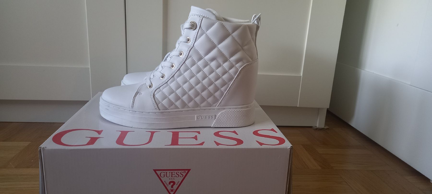 Guess Scarpe da donna: Guess Sneaker – Usato da Bachenbülach venduto da Dominik-20 5