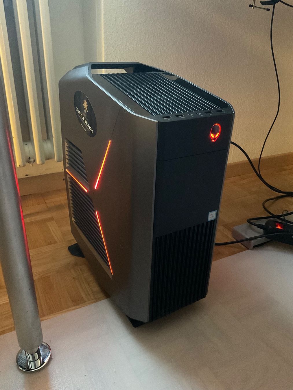 Alienware PCs: Gaming PC Alienware Aurora R5 Top Zustand – Gebraucht aus Malters von  3