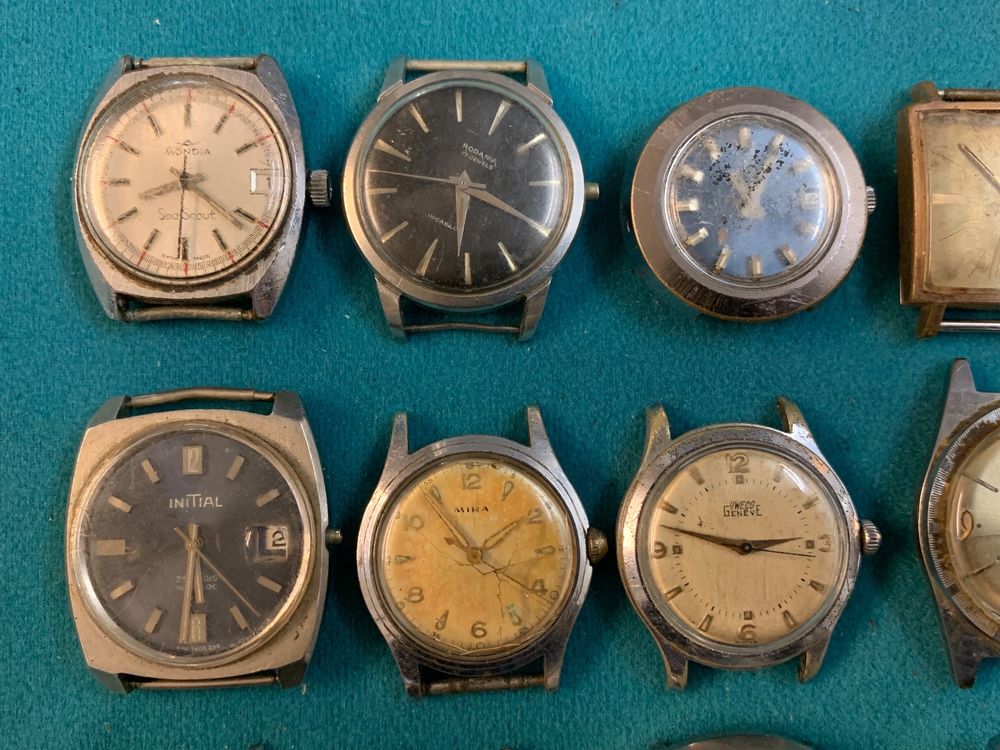 Montre Vintage Femme Non Testée - Accessoire Rétro Élégant