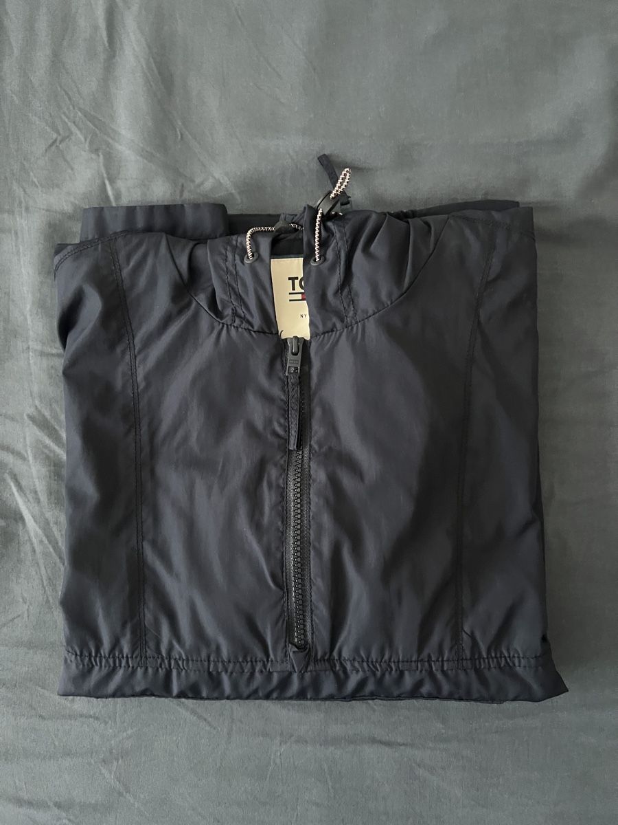 Tommy Hilfiger Jacken: Tommy Jeans Windbreaker in Gr. L – Gebraucht aus Jona von Flexer02