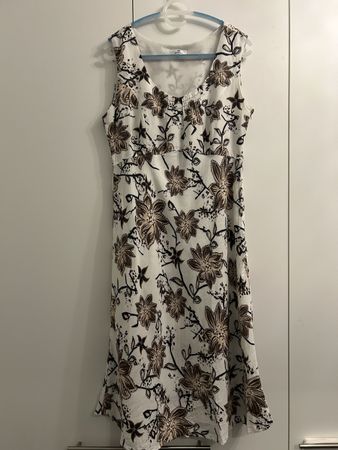 Kleid blumenmuster weiss braun Grösse L guter Zustand