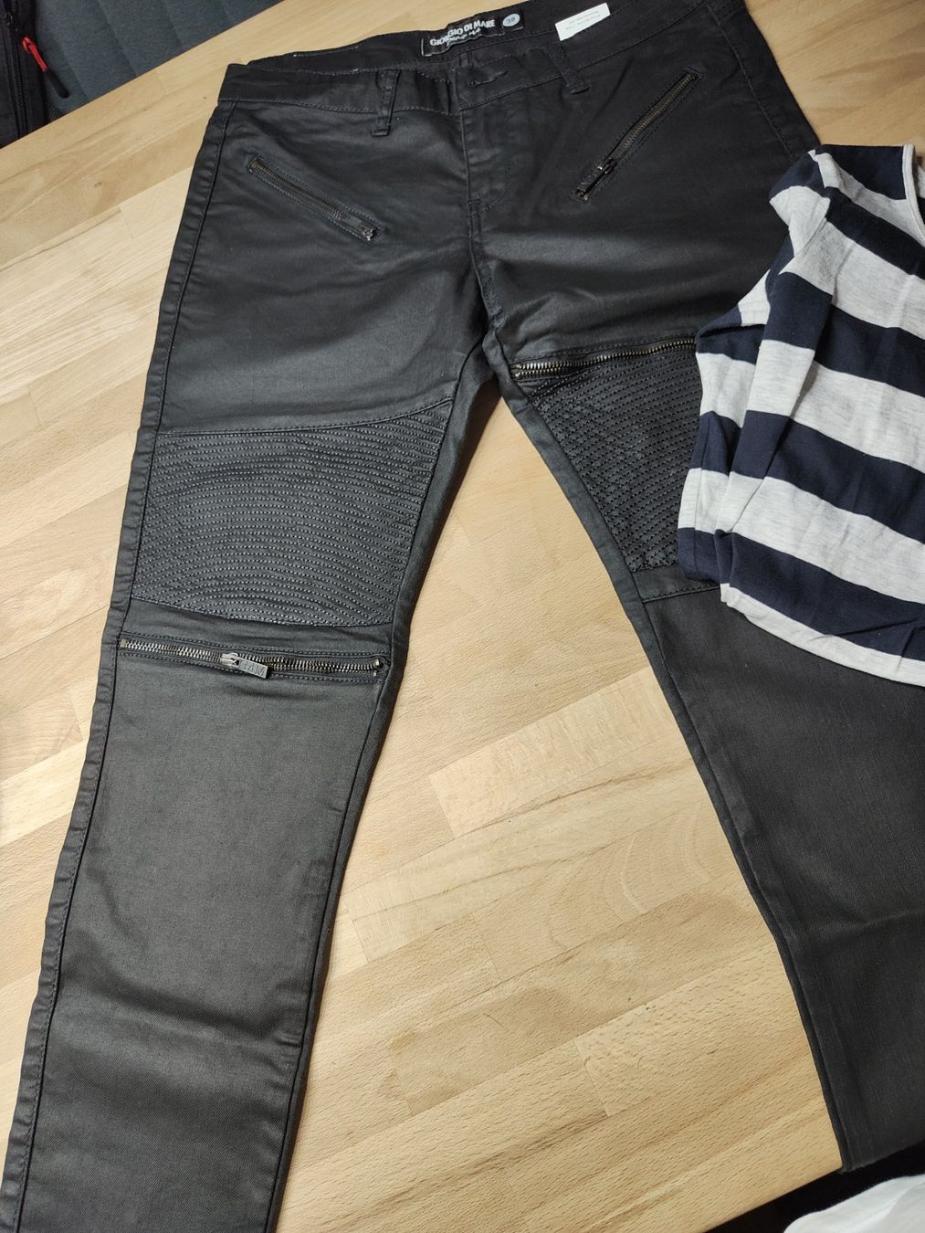 Lotti di vestiti: Hose und shirt – Usato da Arbon venduto da karolina_frank 1
