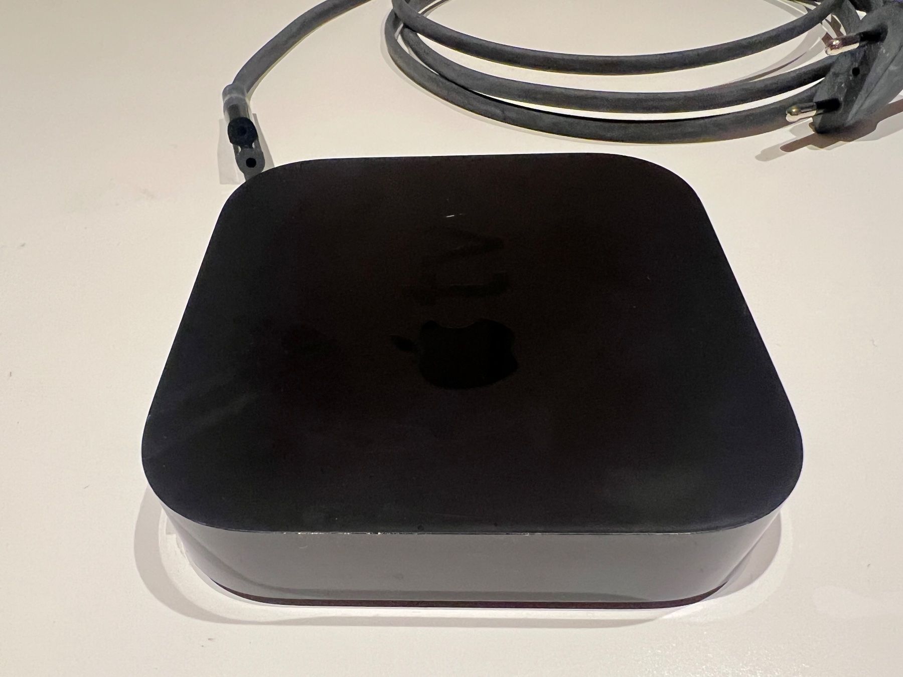 Apple Lettore multimediale & Streamer: Apple TV (3. Generation) – Usato da Zürich venduto da kkenooa 1