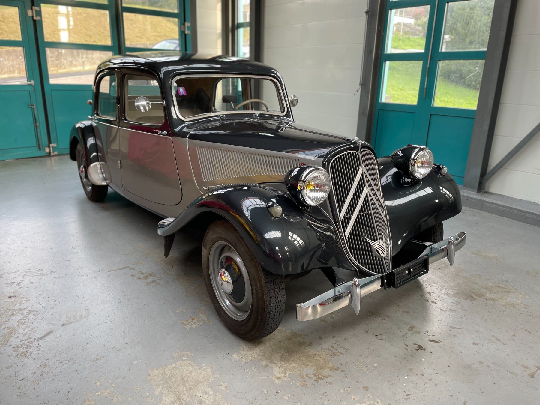 Citroën Automobili: Citroen Traction 11 – Usato da Suhr venduto da fincars