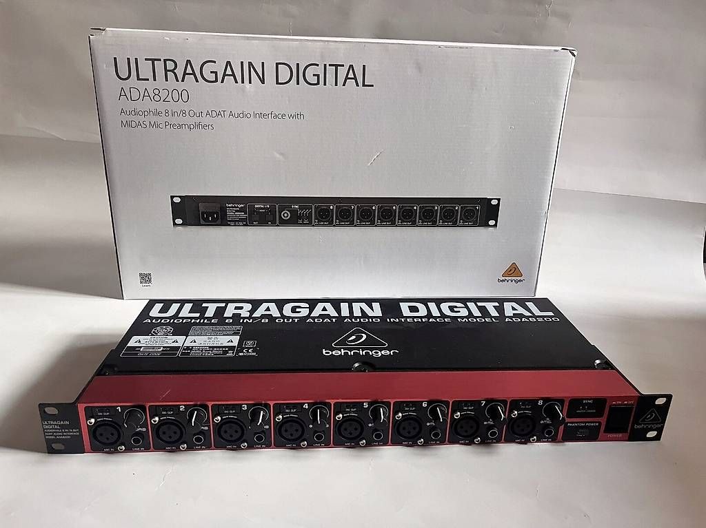 Attrezzatura per studi di registrazione: 2x Behringer ADA8200  8-Kanal Preamp / ADAT – Usato da Zürich venduto da Madshock 2