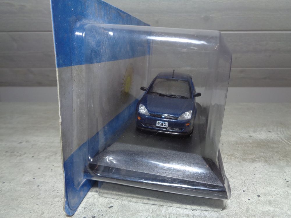 Altaya 1:43 Ford Focus CLX 1998 3