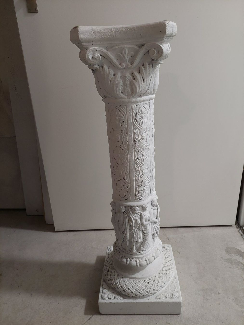 Skulpturen & Statuen: Säule – Gebraucht aus Wil SG von ram_c5j2