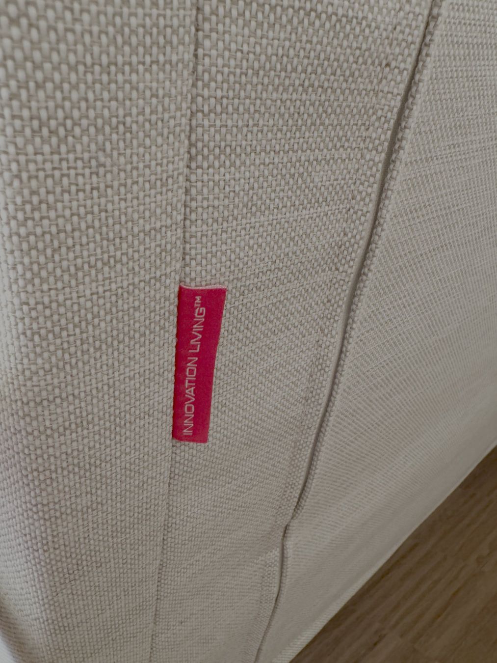 Divani: Bettsofa hellbeige mit Holzarmlehnen gebraucht Zustand – Usato da Meilen venduto da mauriceweber 5