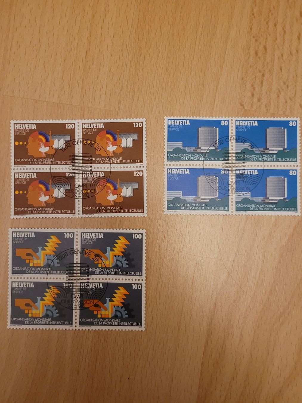 Tutti i francobolli: 4er Block Helvetia – Usato da Inwil venduto da Flower2325