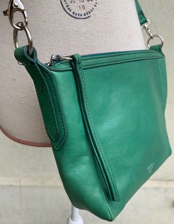 Superbe sac FOSSIL en cuir fin de vachette doublé tissus