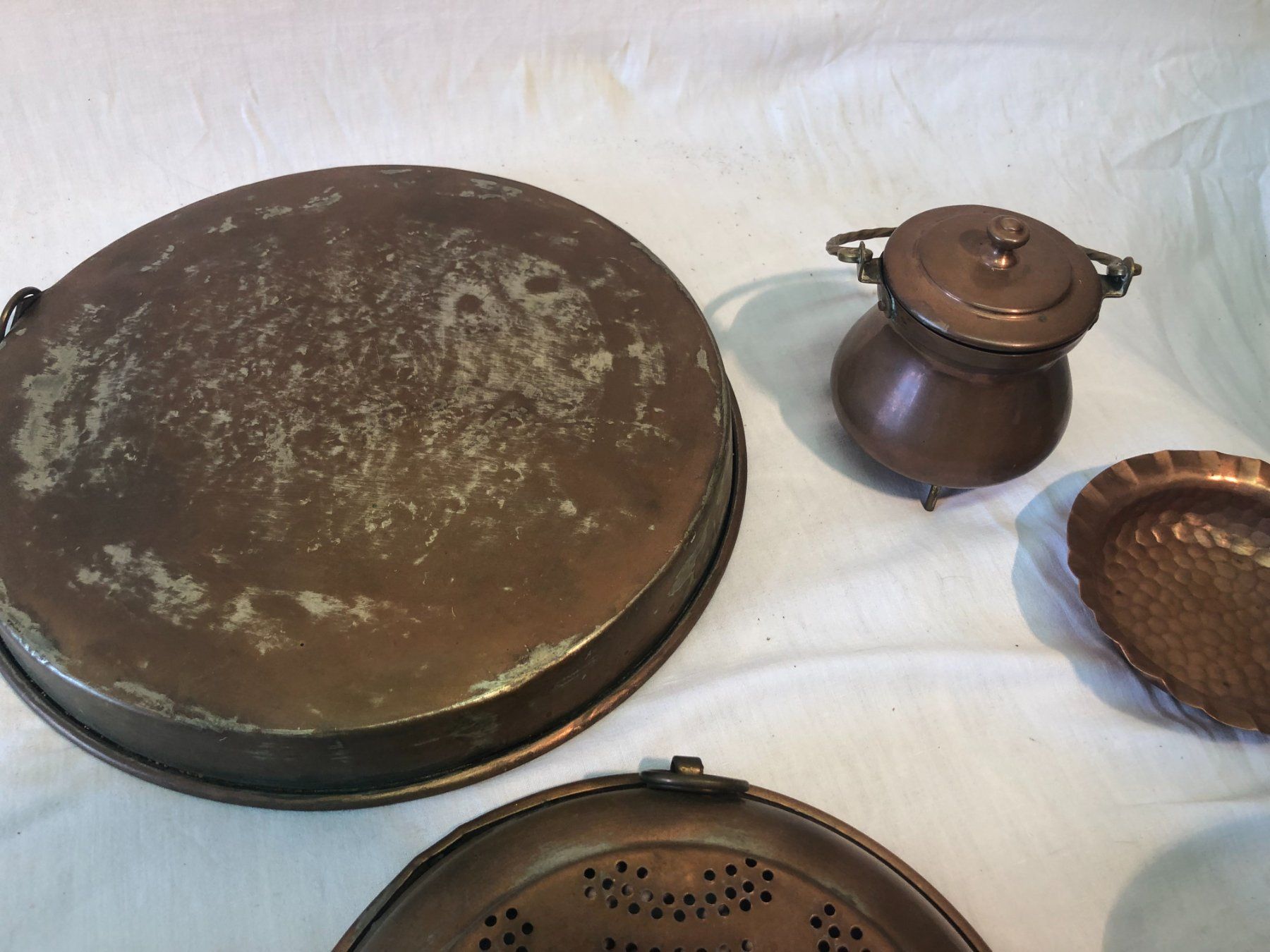 Tutte le decorazioni: 5 Divers objets en cuivre – Usato da Aïre venduto da tas_fq9v 1