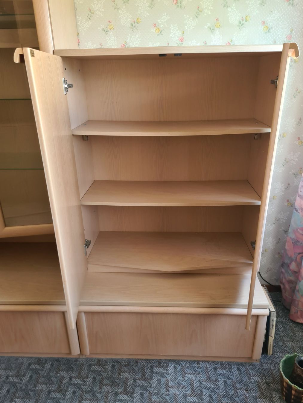 Vitrinen: Grand buffet vintage avec vitrine et rangement – Gebraucht aus Monthey von 187-zeroo 4