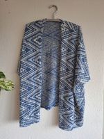 Schöner blau-weisser Cardigan im Ethno-Look