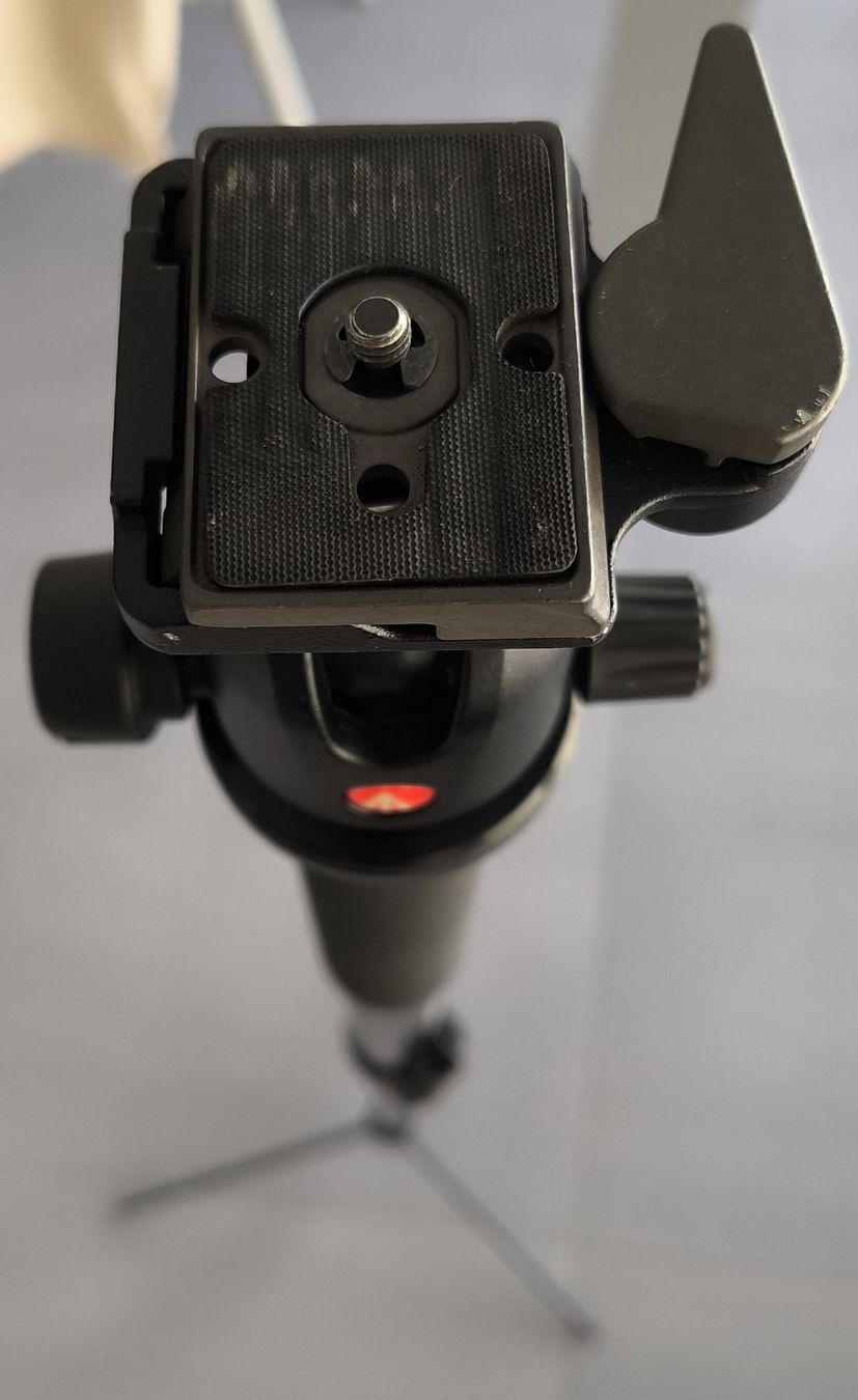 Manfrotto Treppiedi & Teste: Monopode Pro Manfrotto 682B + Rotule et Plateau Rapide – Usato da chavannes de bogis venduto da glenn007 2